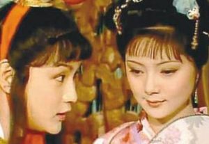 红楼梦宝玉去梨香院看望宝姐姐时发生了什么事情?
