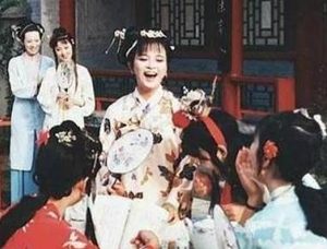 红楼梦中黛玉进贾府时只带了雪雁与奶妈王嬷嬷是因为什么？