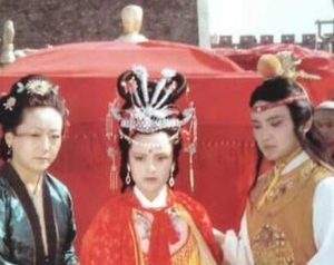 红楼梦中探春对生母赵姨娘真的冷漠至极吗？