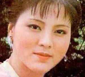 红楼梦中王夫人问起宝玉挨打的事，袭人为什么要撒谎？