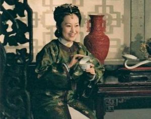 红楼梦中薛姨妈和尤老娘一样，能豁出去自己的女儿