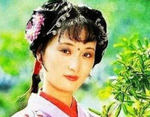 红楼梦中香菱学诗时，大观园的众多姑娘是什么态度？