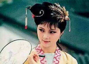 红楼梦中，薛宝钗有资格参加秀女侍选吗？