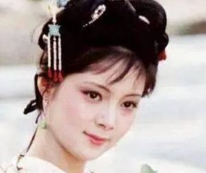 红楼梦中宝钗的盛名表象下，是什么样的？