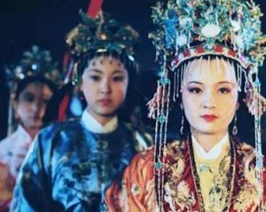 红楼梦端午节赐礼，元春给宝钗与黛玉的礼物为何不一样？