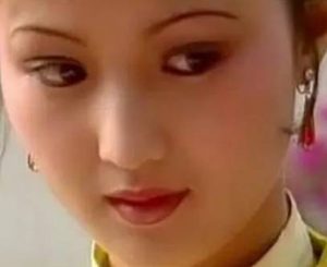 红楼梦中平儿能获得贾府上上下下的认可，有何优点？
