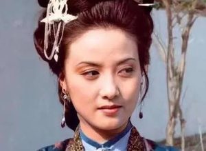 红楼梦中王熙凤为什么惧怕探春？表现在哪些方面？