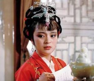 在小说红楼梦中薛宝钗是如何俘获史湘云的？
