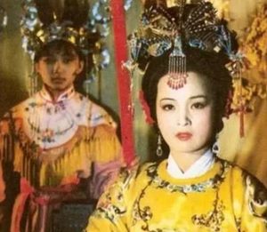 在小说红楼梦中，端午节真的是个悲剧吗？