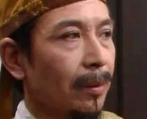 红楼梦中贾蔷最后从宁国府搬出来是谁的授意？