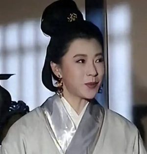 夏姬：乱世红颜的传奇人生与历史镜像