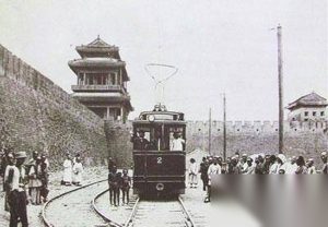 上世纪京城公共交通 冬天灌风夏天闷炉的有轨电车