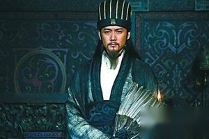 诸葛亮为何亲张飞而远关羽？诸葛亮借刀杀关羽