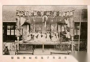民国的圣诞节：民众逛百货、通宵跳舞、吃大菜
