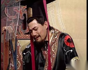 曹操为什么把三个女儿集体打包嫁给汉献帝？