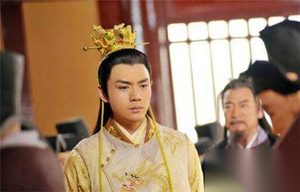 揭秘：为何他执意要揭开生母棺材检查腐尸？