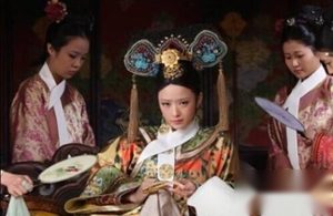 年羹尧胞妹死因及其与雍正合葬之谜：年贵妃之死