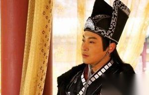 娶妻生子假宦官仇士良如何在皇帝身边存在？