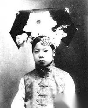 揭秘末代皇帝溥仪生命中最爱的是哪个女人