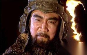 曹操为何一生不称帝？见识长远，形势所迫