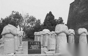 女皇武则天的守陵石像为什么都没有头呢？