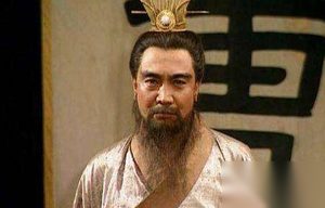为什么三国枭雄曹操一定要将名士孔融处死？