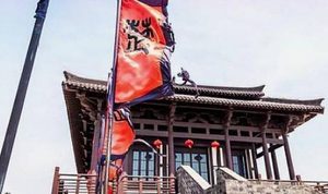 周惠王抓住诸侯间的裂痕，怂恿郑文公投靠楚国