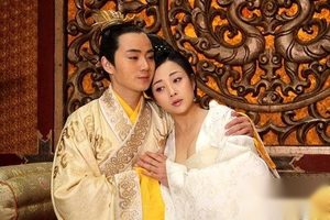 希拉里的模板：武则天如何由皇后华丽转身为皇帝