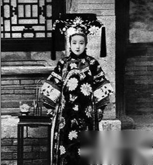 珍妃因犯了何事被慈禧扒去衣服当众杖刑(图)？