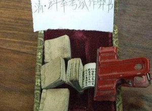 古代科举考试中最强的考生 在考官眼皮底下替8个人答完考题