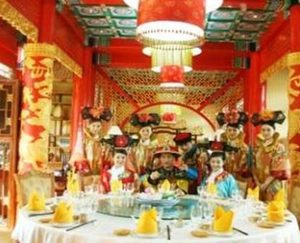 古代皇帝吃剩的菜饭怎么处理 难道说全部倒掉吗