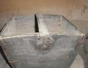 古代一石米中的石字年shi还是dan 为何会造成这样的情况