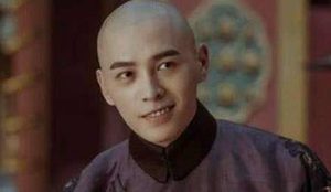 弘昼身为雍正的儿子为何要装疯卖傻 不然乾隆可能会对这个兄弟下手