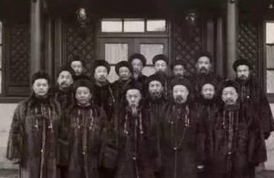 清朝八大铁帽子王的结局分别是什么？为何有些人的下场很悲惨