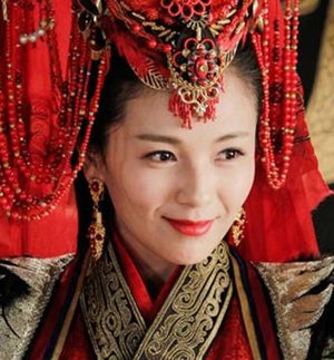 说说古代女子嫁衣发展史 不是什么朝代都是凤冠霞帔