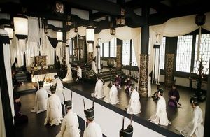 伐吴之前，刘备给曹丕秘密送去一封信，信中内容是什么？