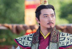 齐桓公是如何成功指导挟天子以令诸侯的事件的？