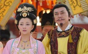 李白整天游山玩水不工作，那他的资金怎么来的？