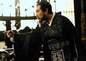 杨修的父亲杨彪是个怎样的人？他与曹操的关系如何？