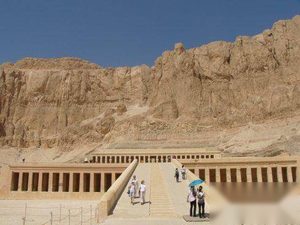 绝命咒语：挖掘金字塔的人为何一个个神秘死去？