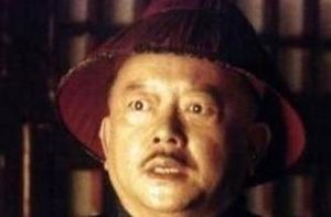 和珅是清朝有名的贪官，到底是谁把他搞垮的？