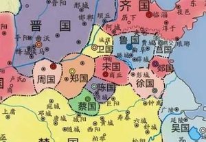 晋楚争霸时，在两国之间居中调停的宋国充当什么角色