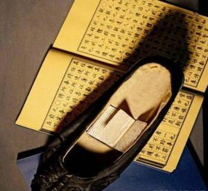 古代科举考试中有哪些常见的作弊手段？又有哪些防作弊的措施？
