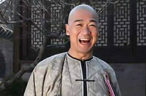 和珅和纪晓岚真实关系如何？真的是政敌吗？
