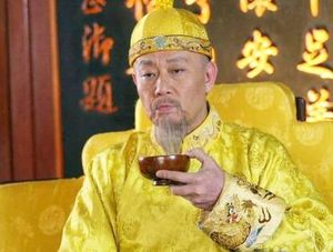 嘉庆帝为什么狠狠踢了奕纬几脚？奕纬做了什么？
