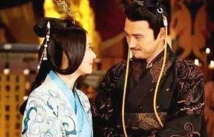 母亲郭圣通被废黜后，刘彊是如何保全自己的？