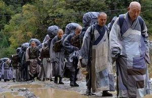 古代和尚不是自称老衲就是贫僧的 现在为什么不叫了