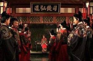 明朝时期的掌印太监和秉笔太监有何区别？谁的权力更大？