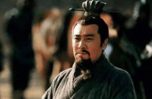 刘备出身草根，他是如何成为一代英雄的呢？
