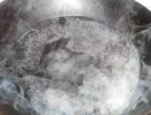 古代女子生孩子为什么要不停的烧热水 一盆盆热水体现了古人的大智慧